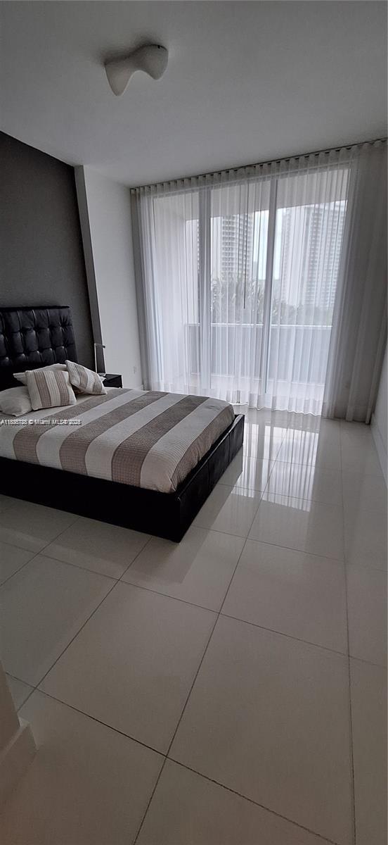 See details 701 3 / 3 2235 sq. ft. $ 2025-07-07 0 Photo