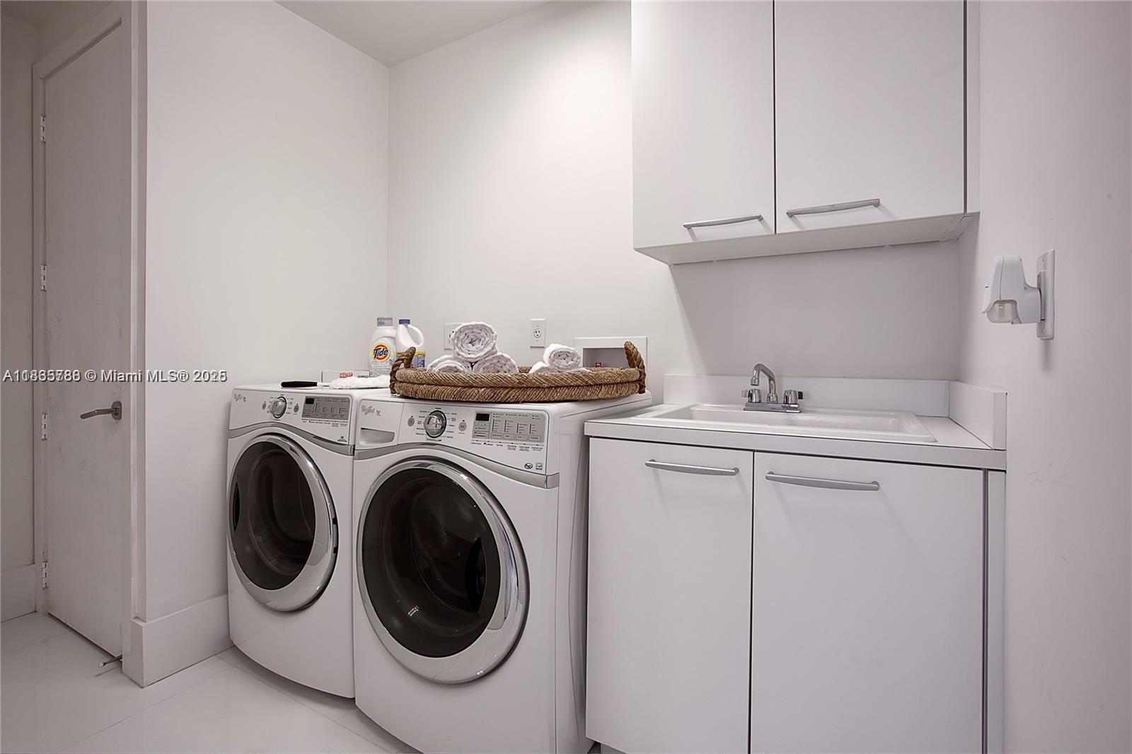 See details 701 3 / 3 2235 sq. ft. $ 2025-07-07 0 Photo