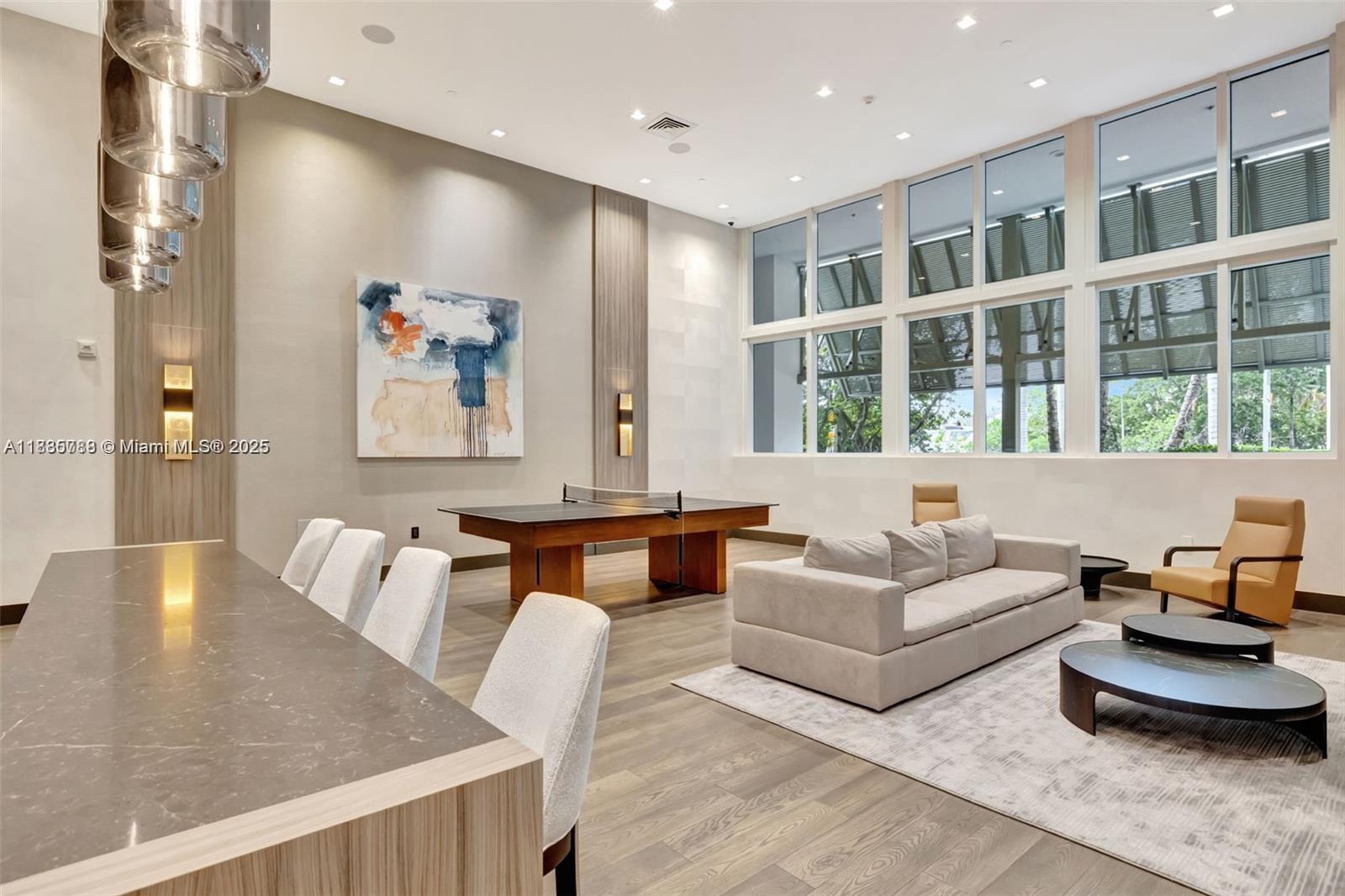 See details 701 3 / 3 2235 sq. ft. $ 2025-07-07 0 Photo