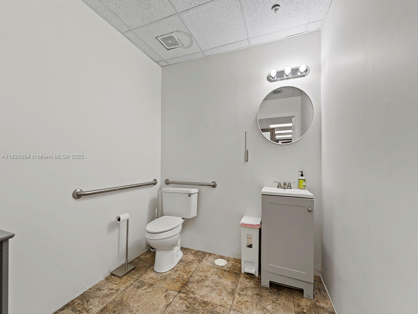 140  /   sq. ft. $ 2025-07-07 0 foto