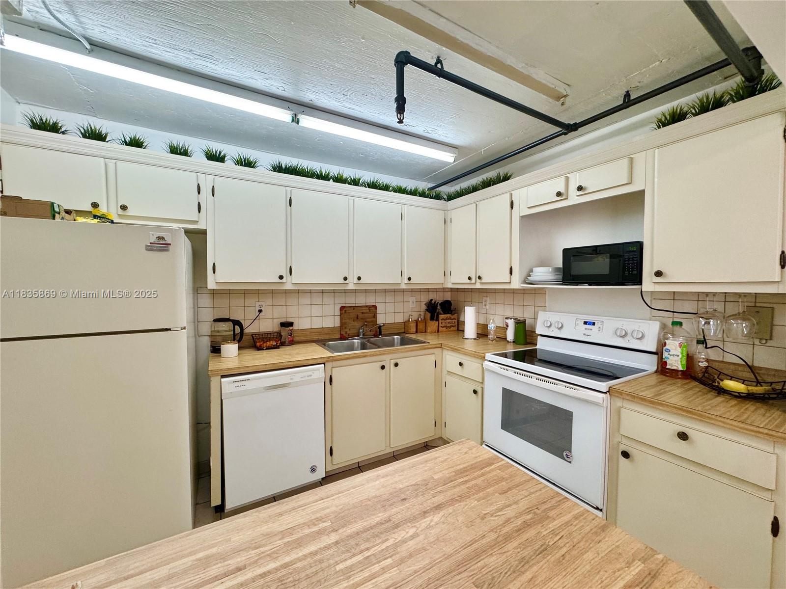 See details 1215 0 / 1 762 sq. ft. $ 2025-07-07 0 Photo