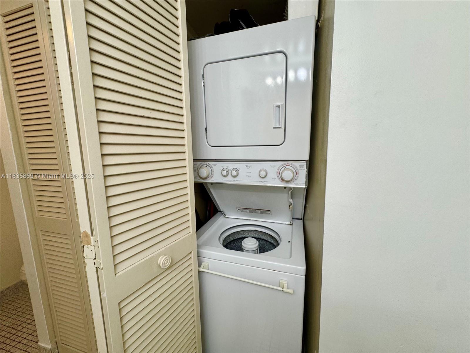 See details 1215 0 / 1 762 sq. ft. $ 2025-07-07 0 Photo
