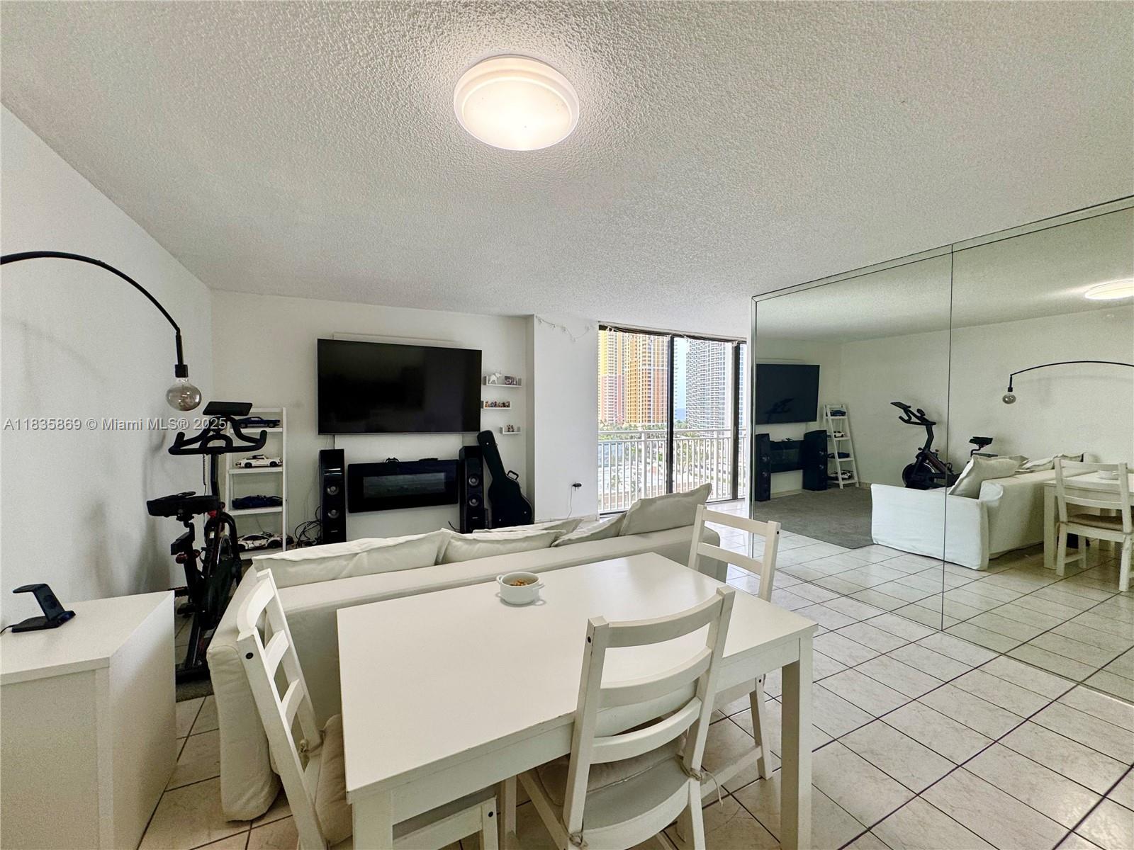 See details 1215 0 / 1 762 sq. ft. $ 2025-07-07 0 Photo