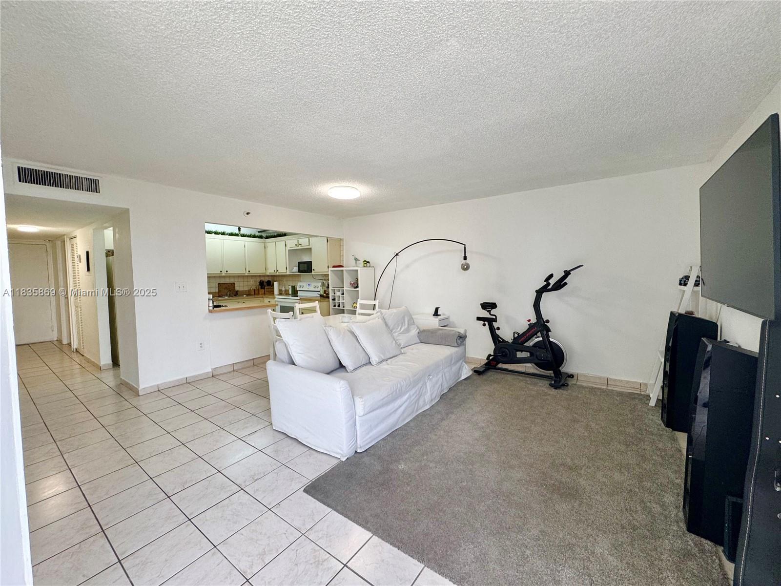 See details 1215 0 / 1 762 sq. ft. $ 2025-07-07 0 Photo