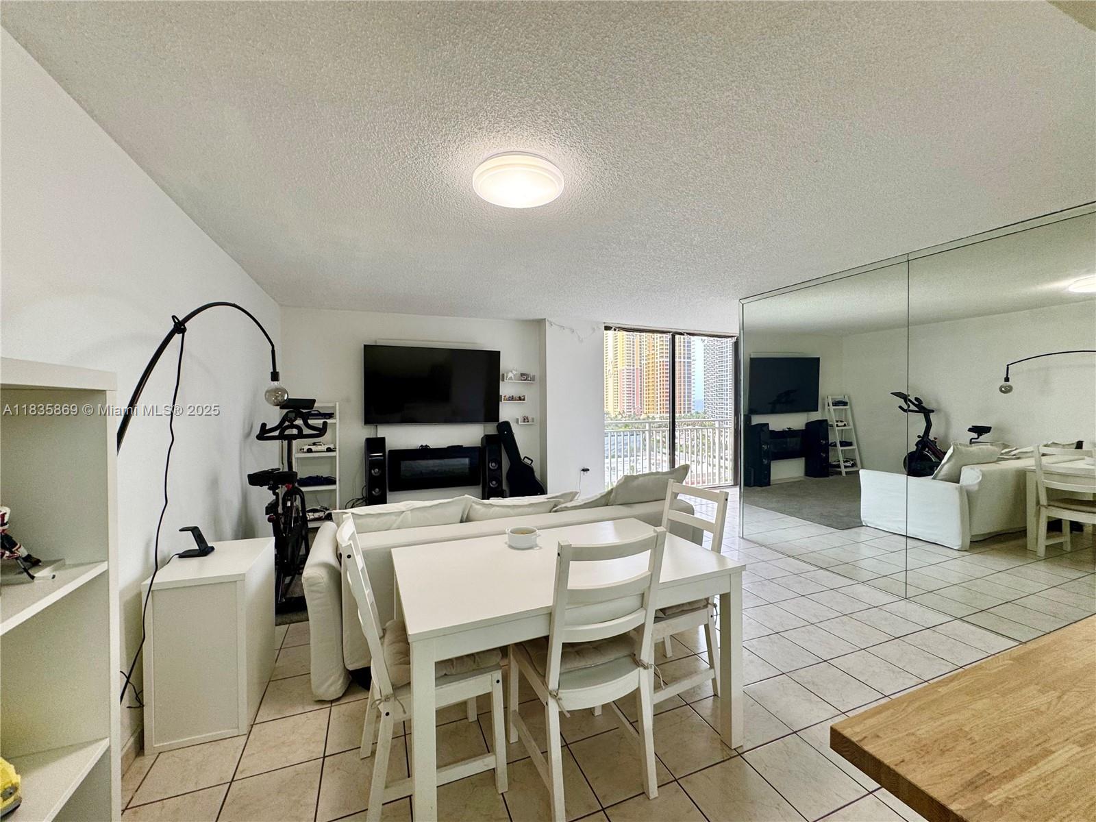 See details 1215 0 / 1 762 sq. ft. $ 2025-07-07 0 Photo