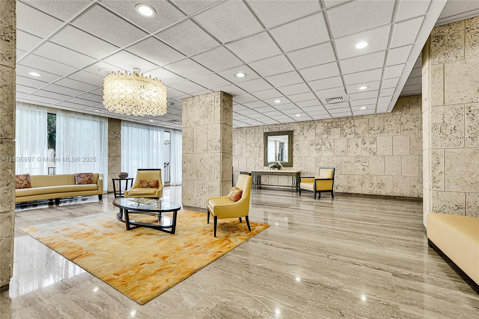 See details 21M 1 / 2 870 sq. ft. $ 2025-07-07 0 Photo