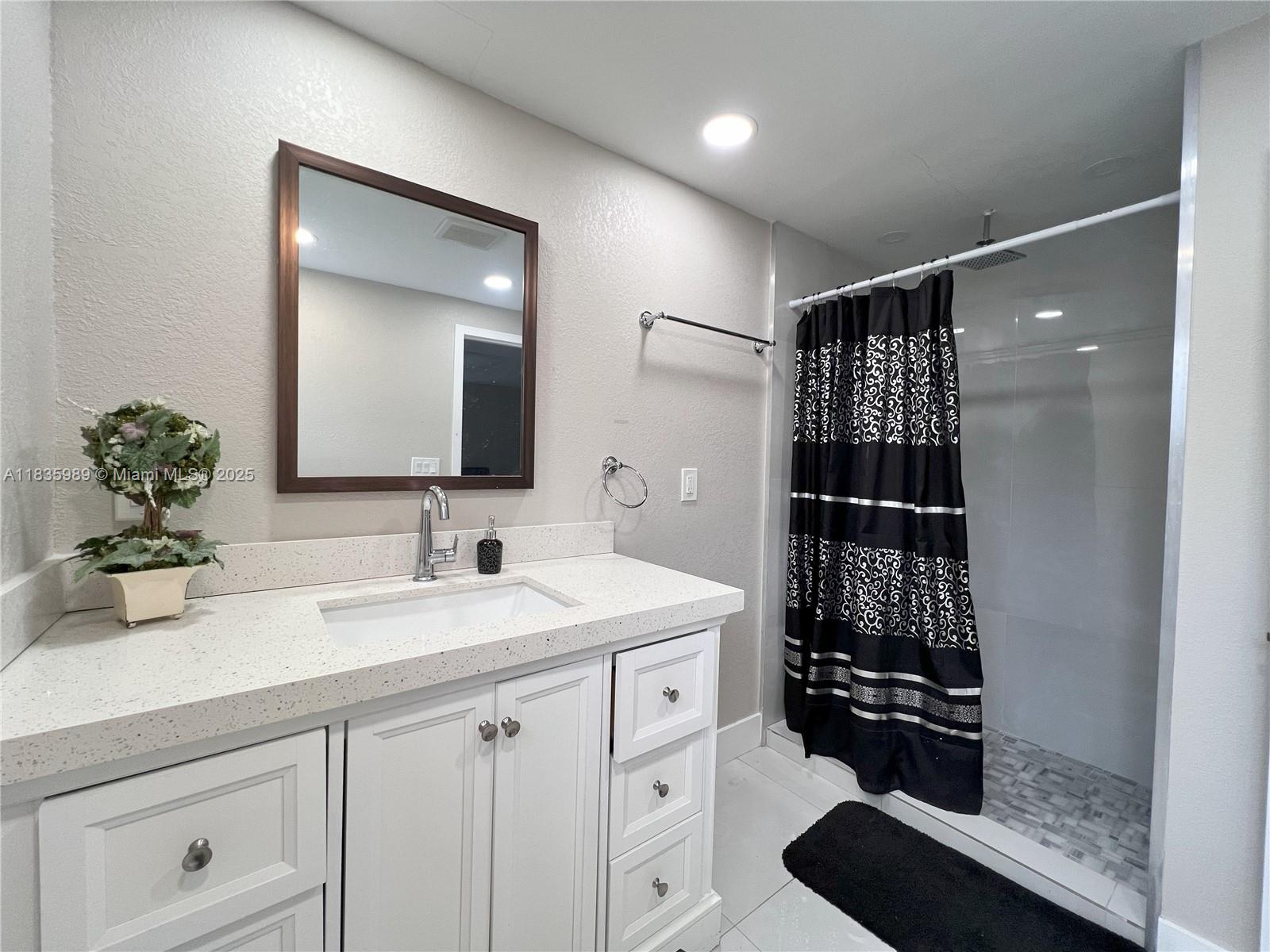 See details / 3807 sq. ft. $ 2025-07-08 0 Photo