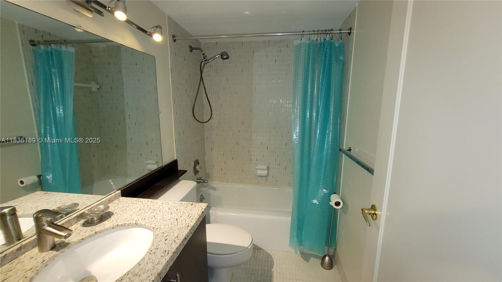 See details 110 2 / 2 992 sq. ft. $ 2025-07-08 0 Photo