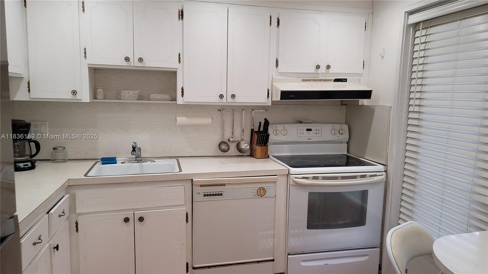 See details 110 2 / 2 992 sq. ft. $ 2025-07-08 0 Photo