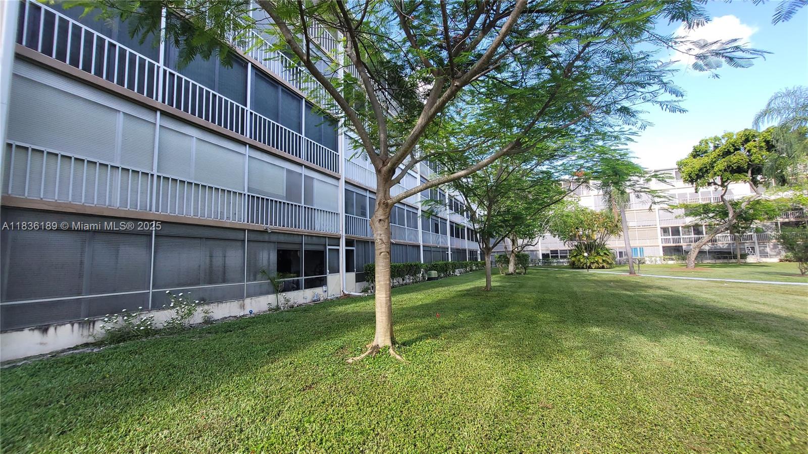 See details 110 2 / 2 992 sq. ft. $ 2025-07-08 0 Photo
