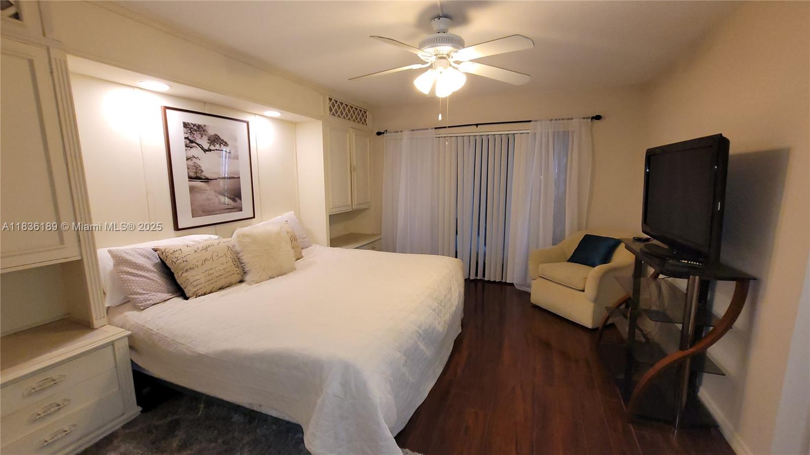 See details 110 2 / 2 992 sq. ft. $ 2025-07-08 0 Photo