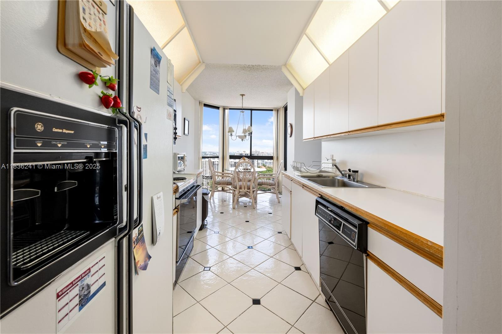 See details 2909 3 / 3 1880 sq. ft. $ 2025-07-08 0 Photo