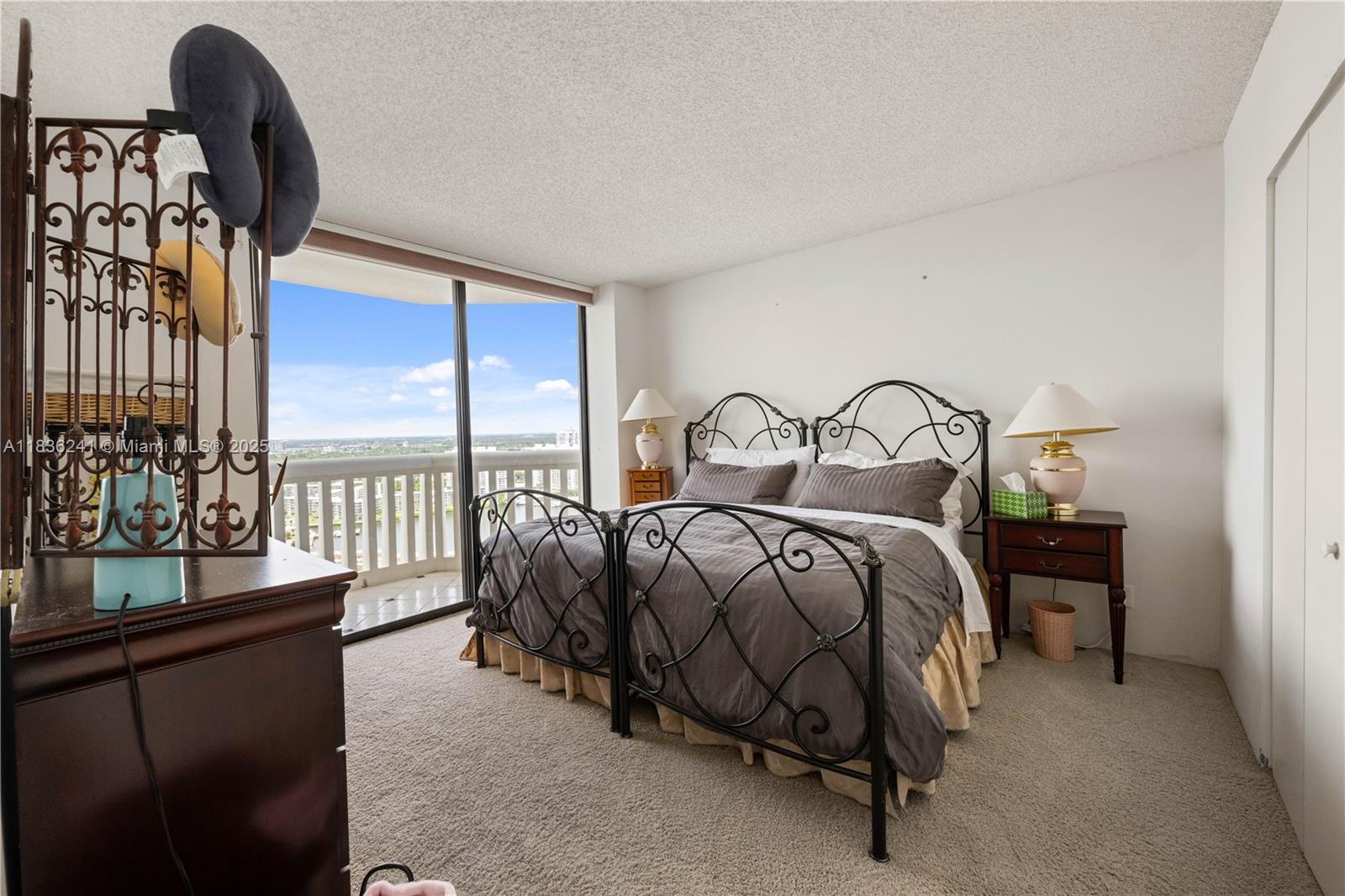 See details 2909 3 / 3 1880 sq. ft. $ 2025-07-08 0 Photo