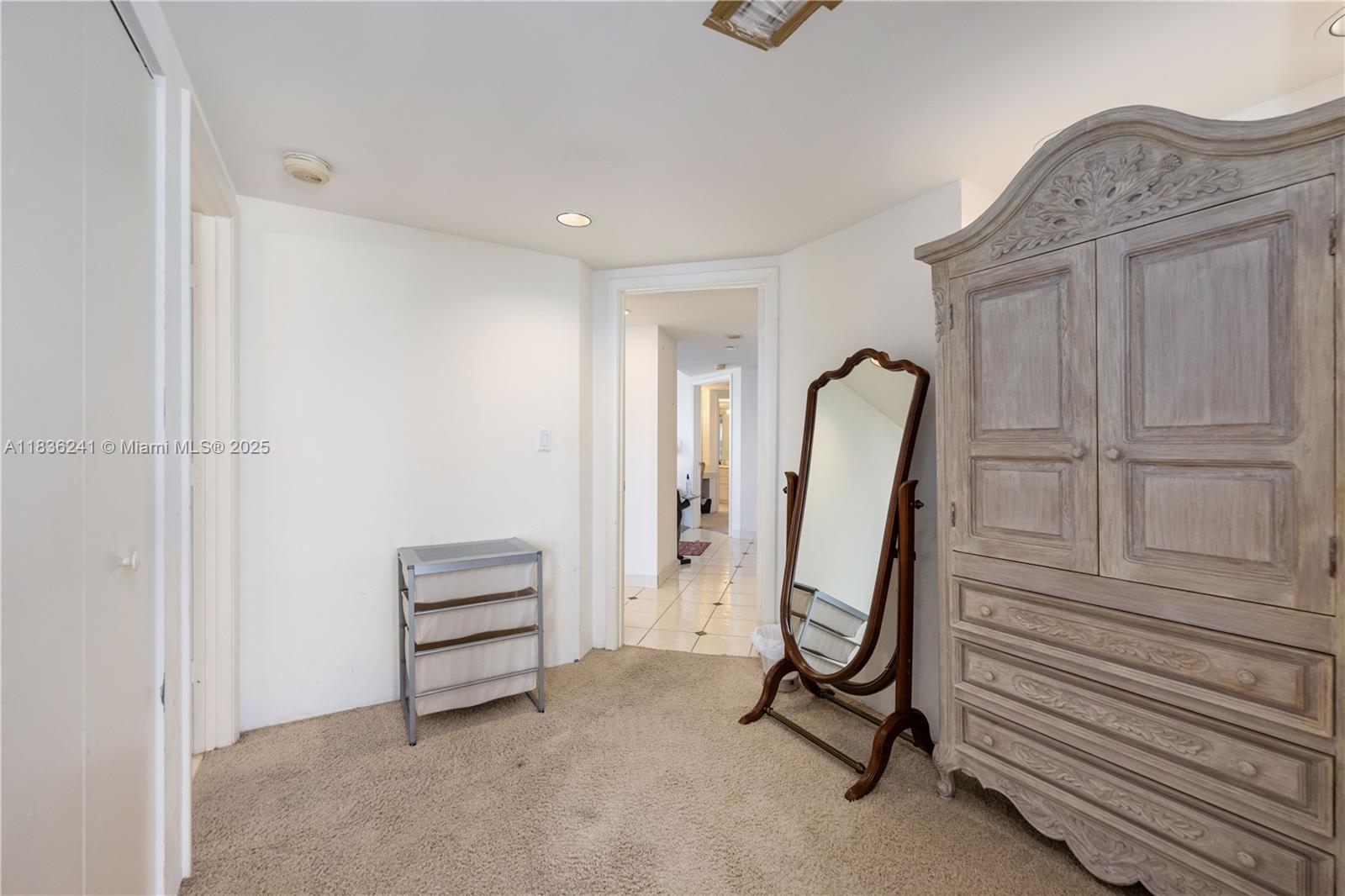 See details 2909 3 / 3 1880 sq. ft. $ 2025-07-08 0 Photo