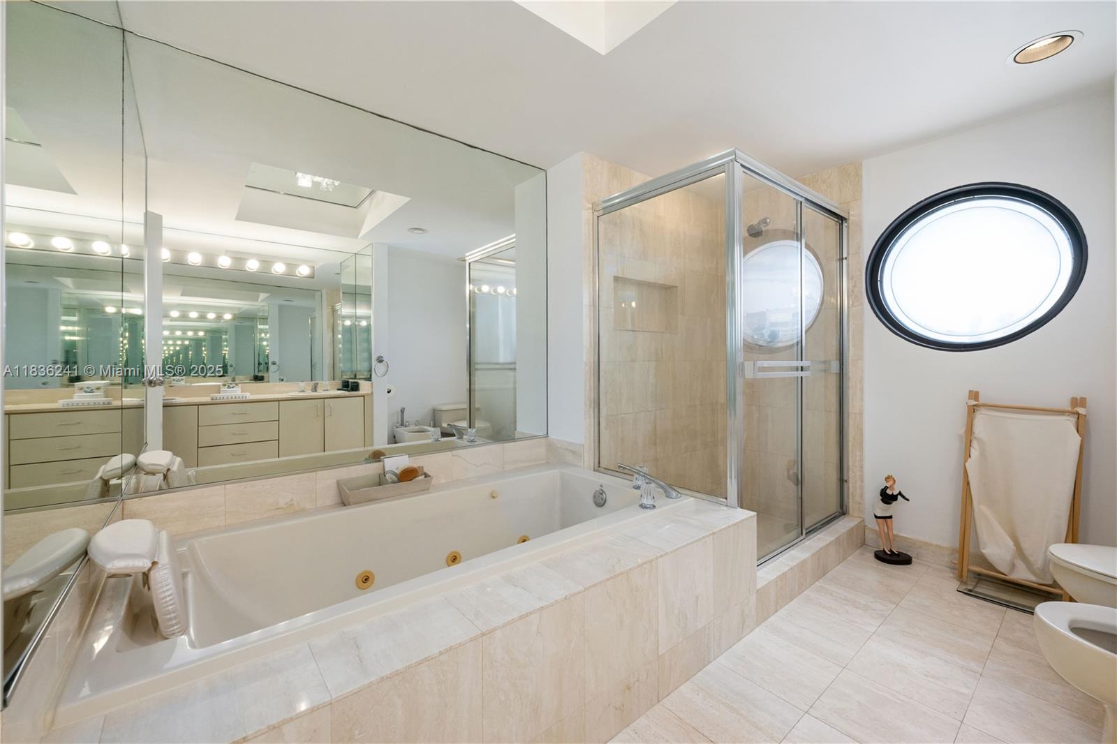 See details 2909 3 / 3 1880 sq. ft. $ 2025-07-08 0 Photo