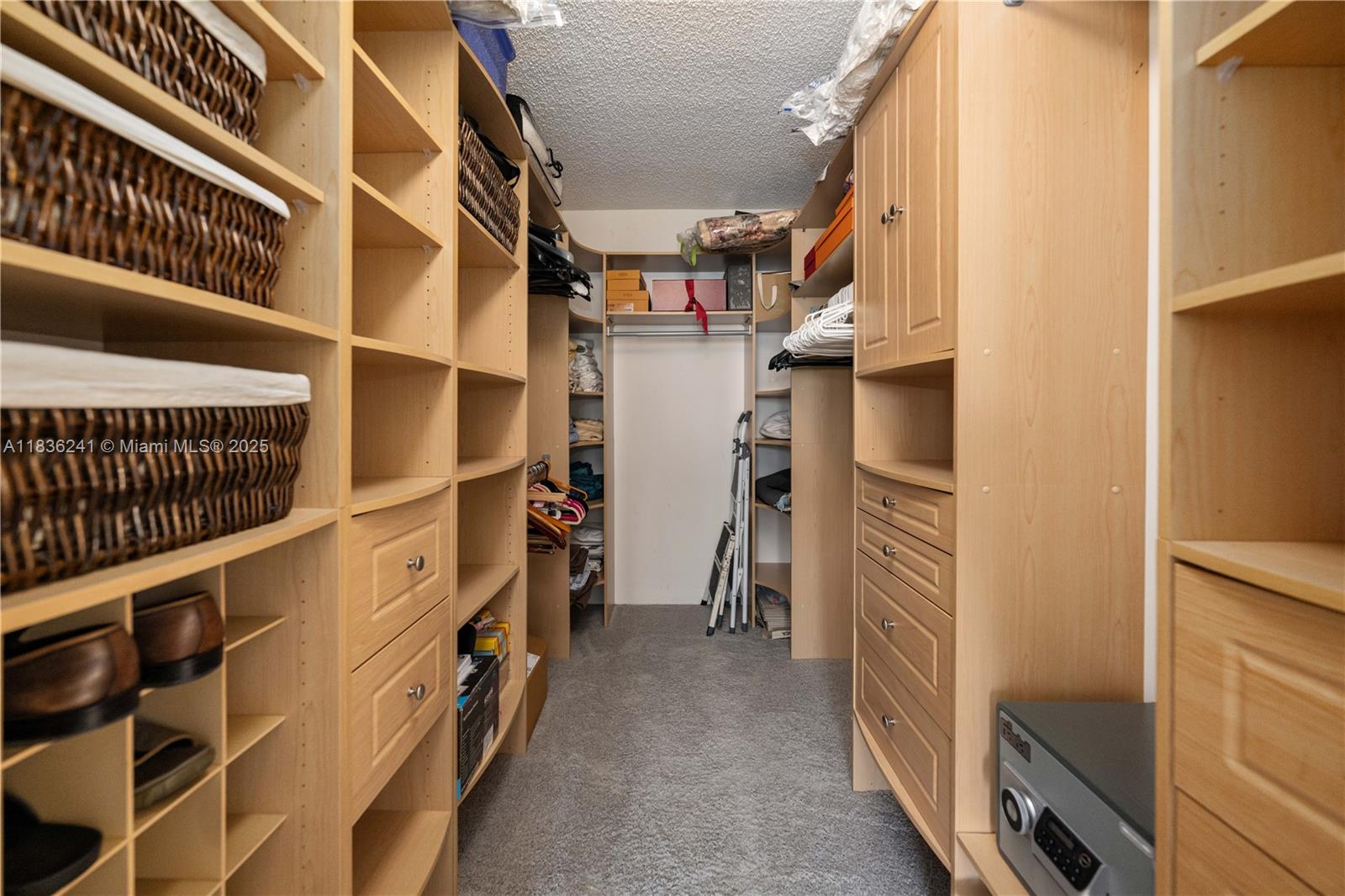 See details 2909 3 / 3 1880 sq. ft. $ 2025-07-08 0 Photo
