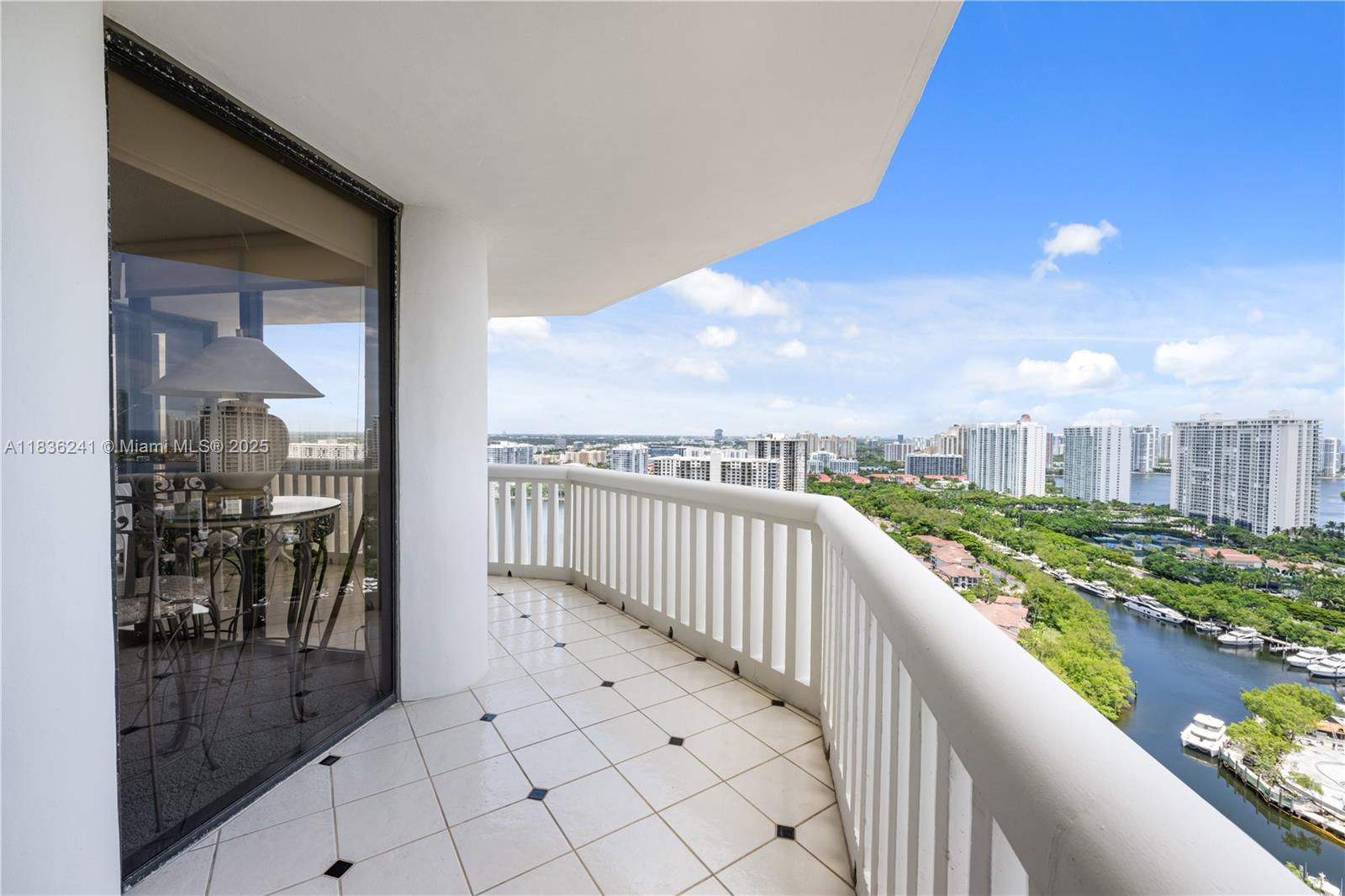 See details 2909 3 / 3 1880 sq. ft. $ 2025-07-08 0 Photo
