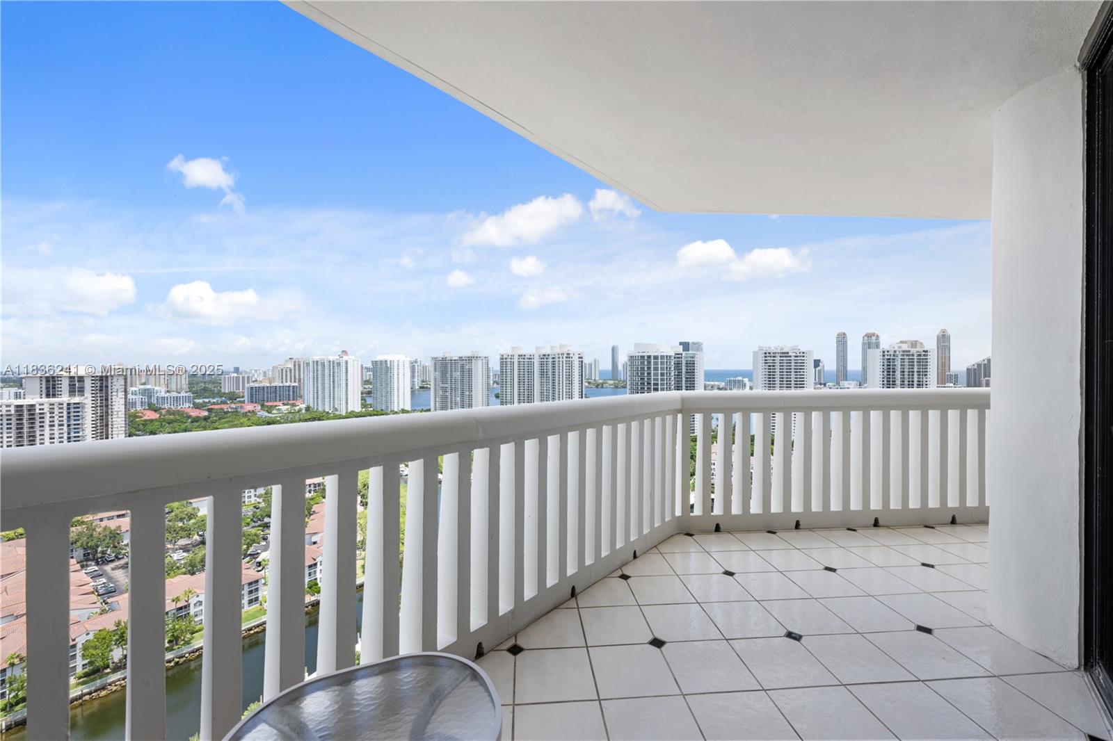 See details 2909 3 / 3 1880 sq. ft. $ 2025-07-08 0 Photo