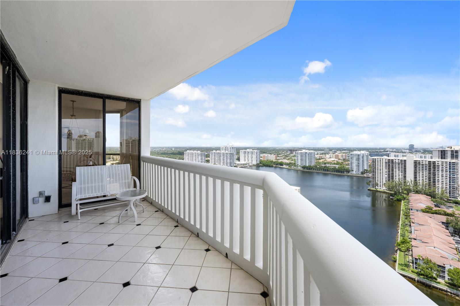 See details 2909 3 / 3 1880 sq. ft. $ 2025-07-08 0 Photo