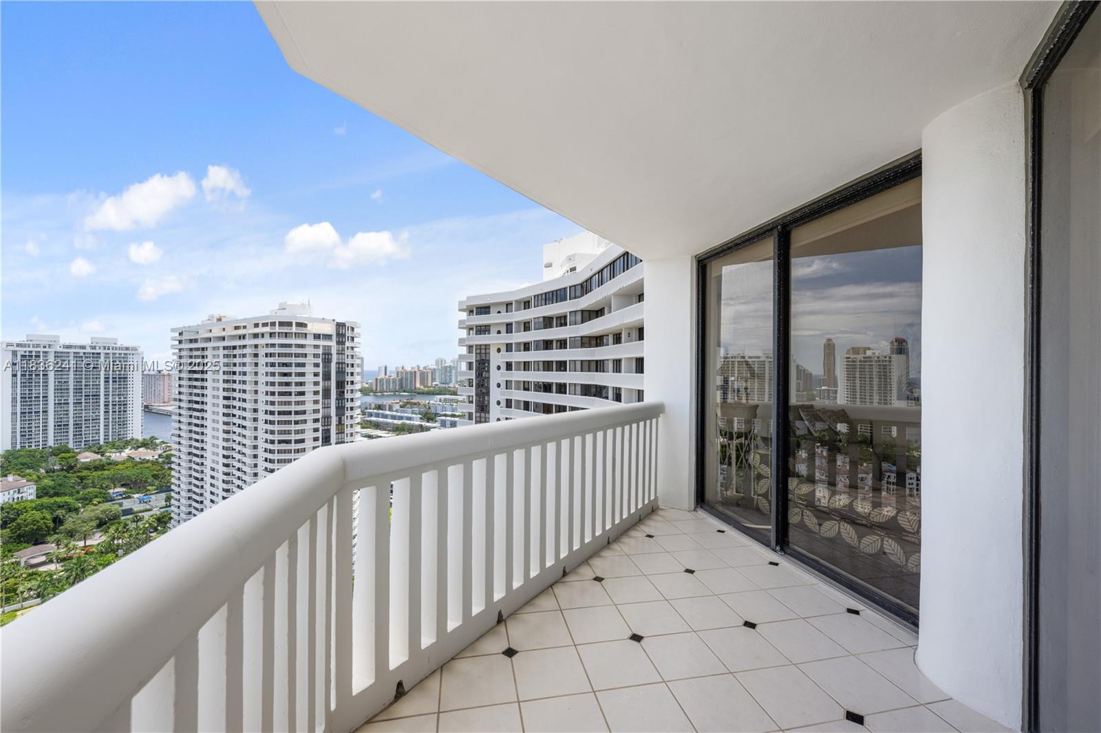 See details 2909 3 / 3 1880 sq. ft. $ 2025-07-08 0 Photo