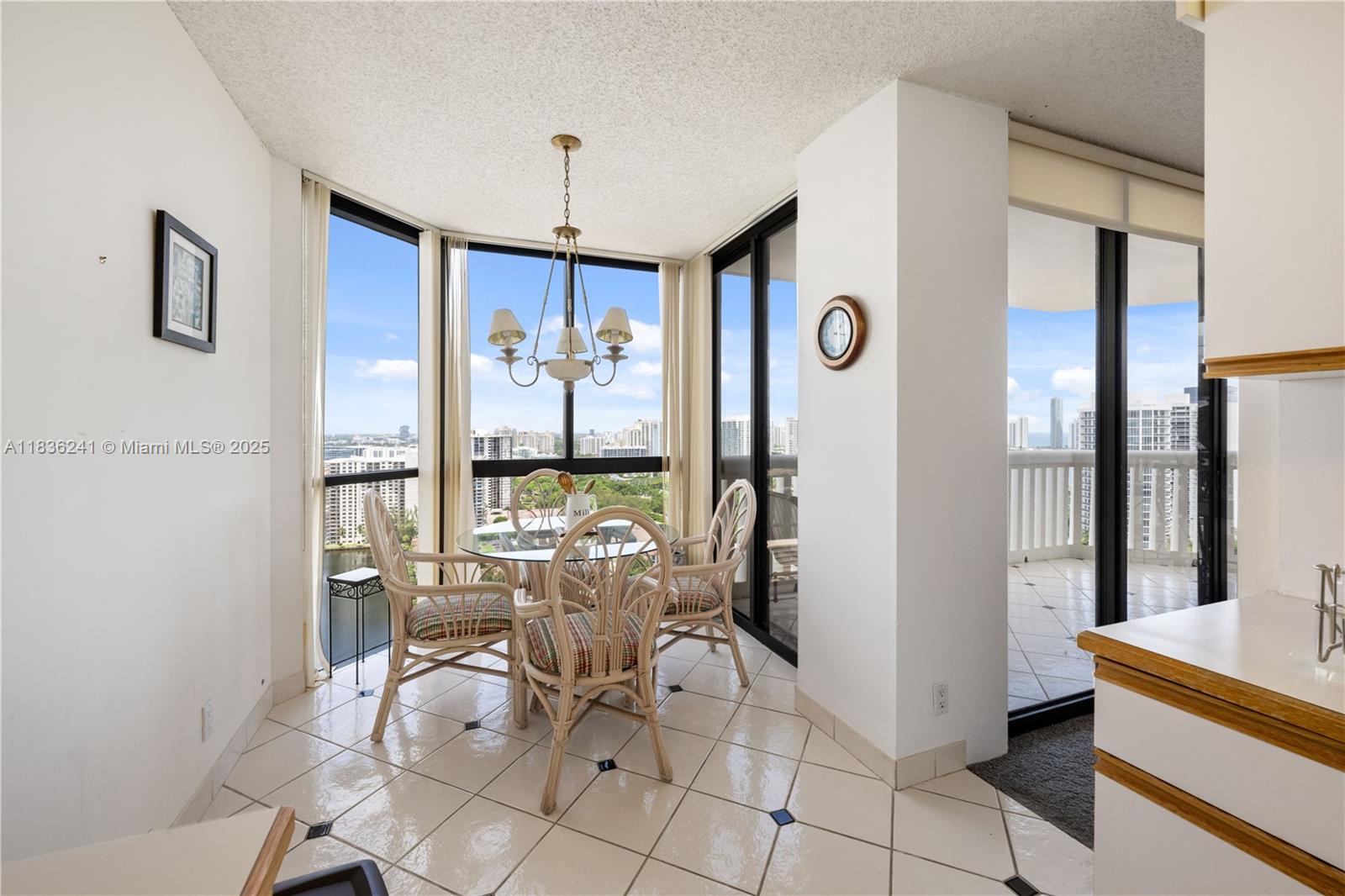 See details 2909 3 / 3 1880 sq. ft. $ 2025-07-08 0 Photo
