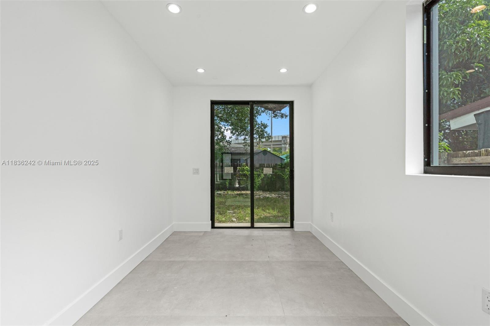 See details / 3904 sq. ft. $ 2025-08-03 0 Photo