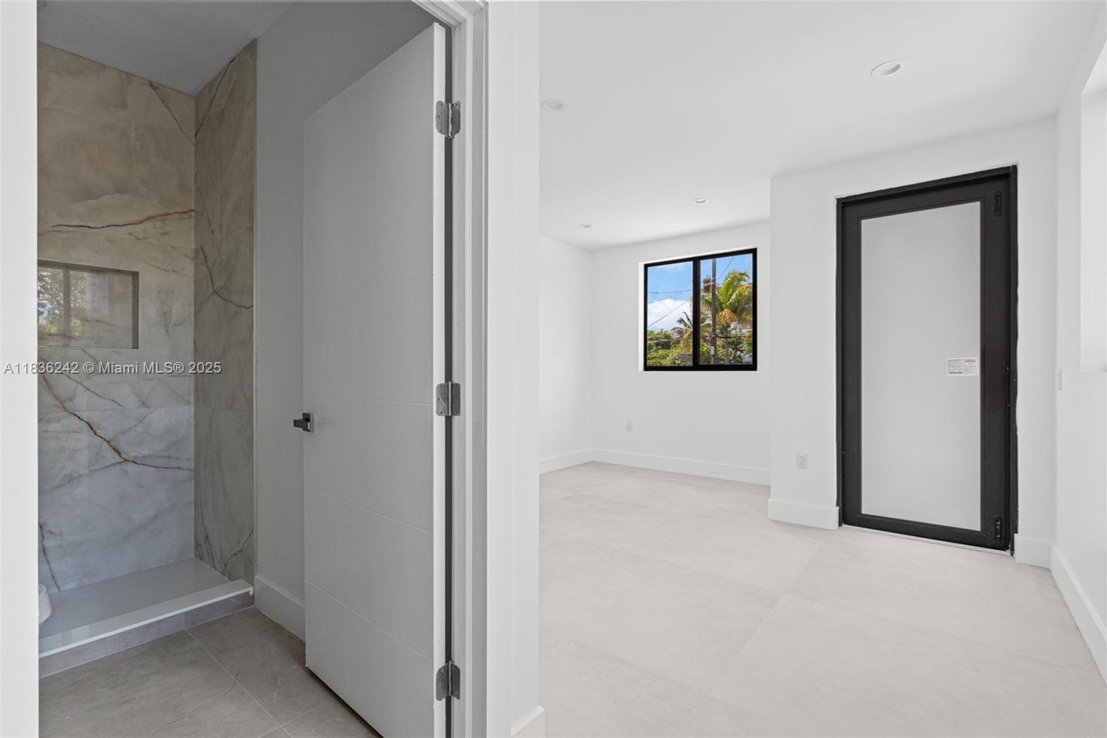 See details / 3904 sq. ft. $ 2025-08-03 0 Photo