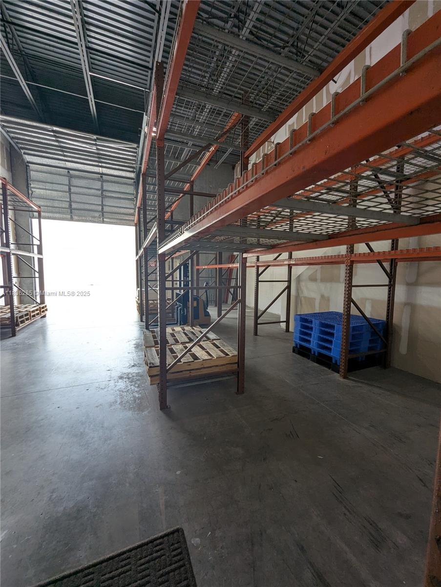 Подробнее Unit C-8 / кв.футов $ 2025-07-08 0 Фото