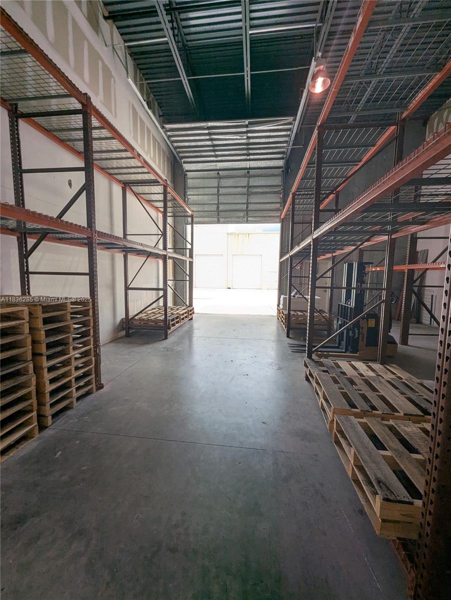 Подробнее Unit C-8 / кв.футов $ 2025-07-08 0 Фото