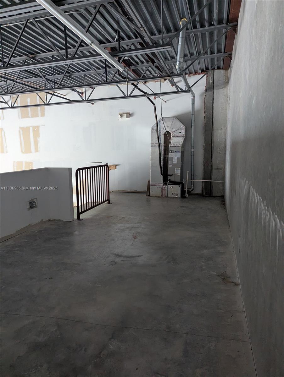 Подробнее Unit C-8 / кв.футов $ 2025-07-08 0 Фото