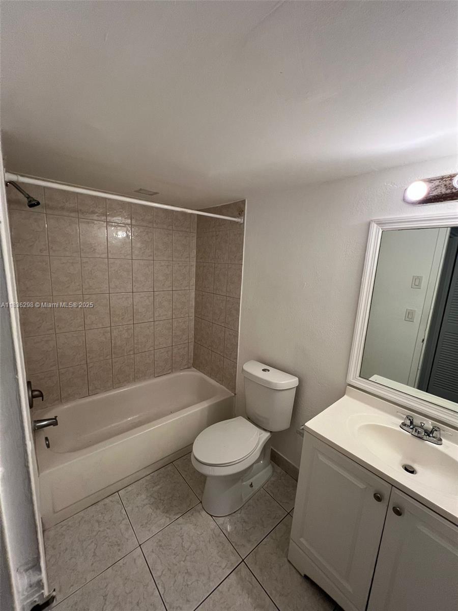 2004 2 / 2 1126 sq. ft. $ 2025-07-08 0 Photo