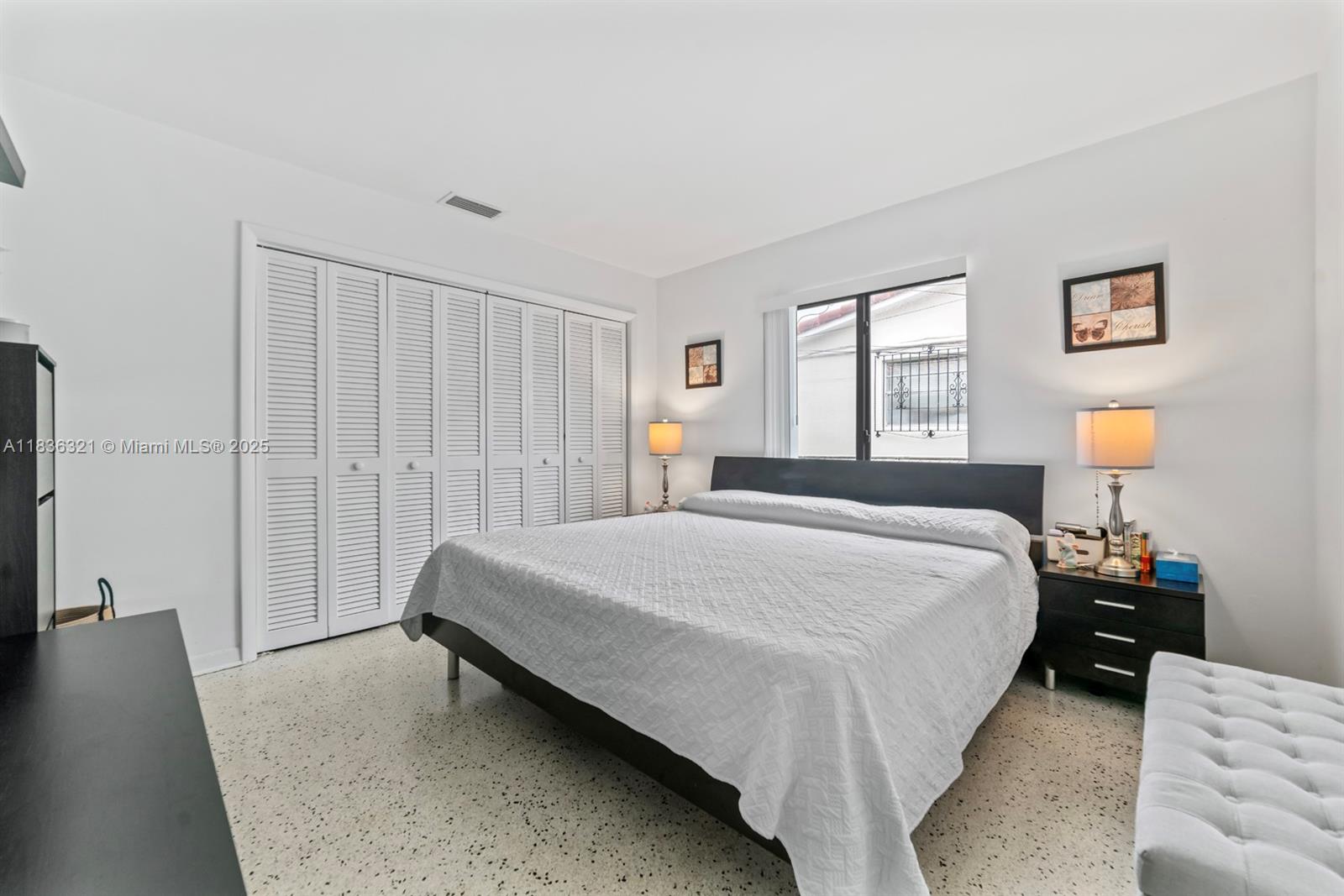 See details / 2920 sq. ft. $ 2025-07-08 0 Photo