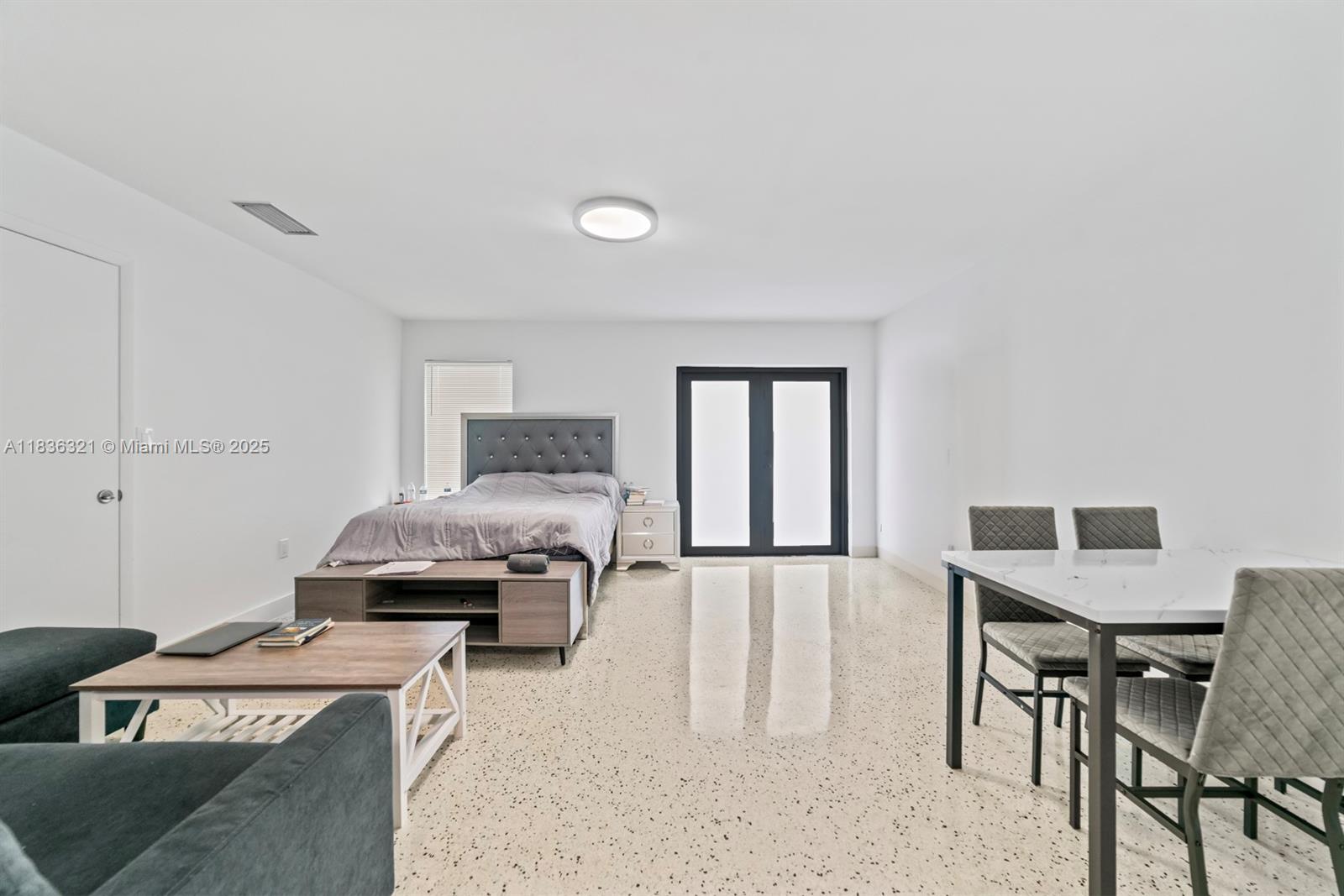 See details / 2920 sq. ft. $ 2025-07-08 0 Photo