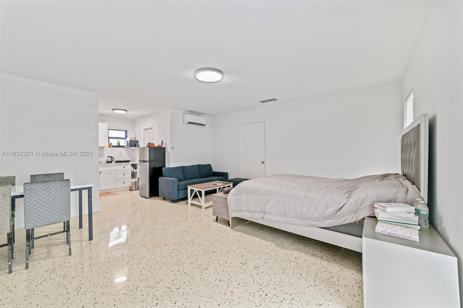 See details / 2920 sq. ft. $ 2025-07-08 0 Photo