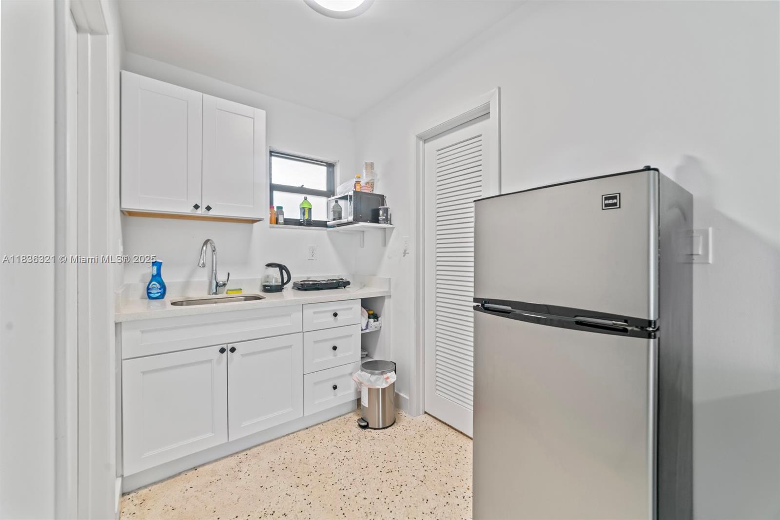 See details / 2920 sq. ft. $ 2025-07-08 0 Photo
