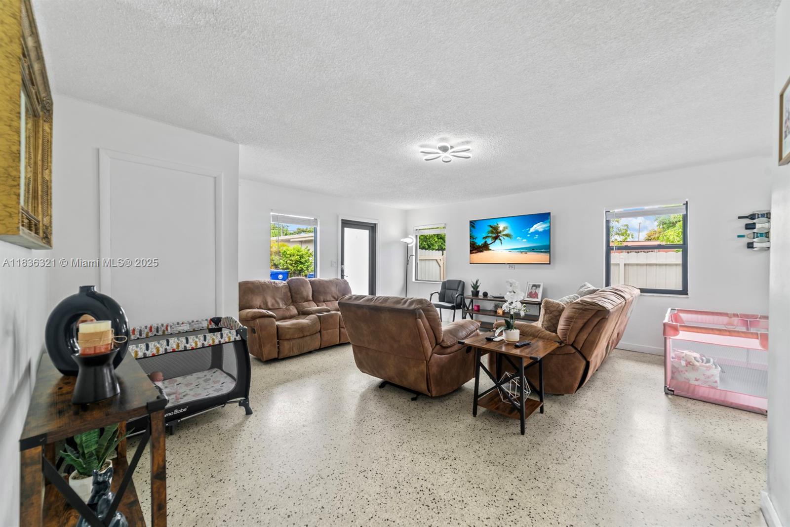 See details / 2920 sq. ft. $ 2025-07-08 0 Photo