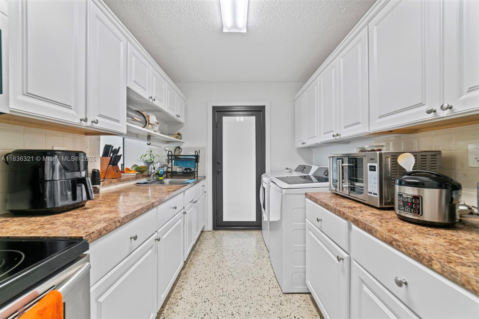 See details / 2920 sq. ft. $ 2025-07-08 0 Photo
