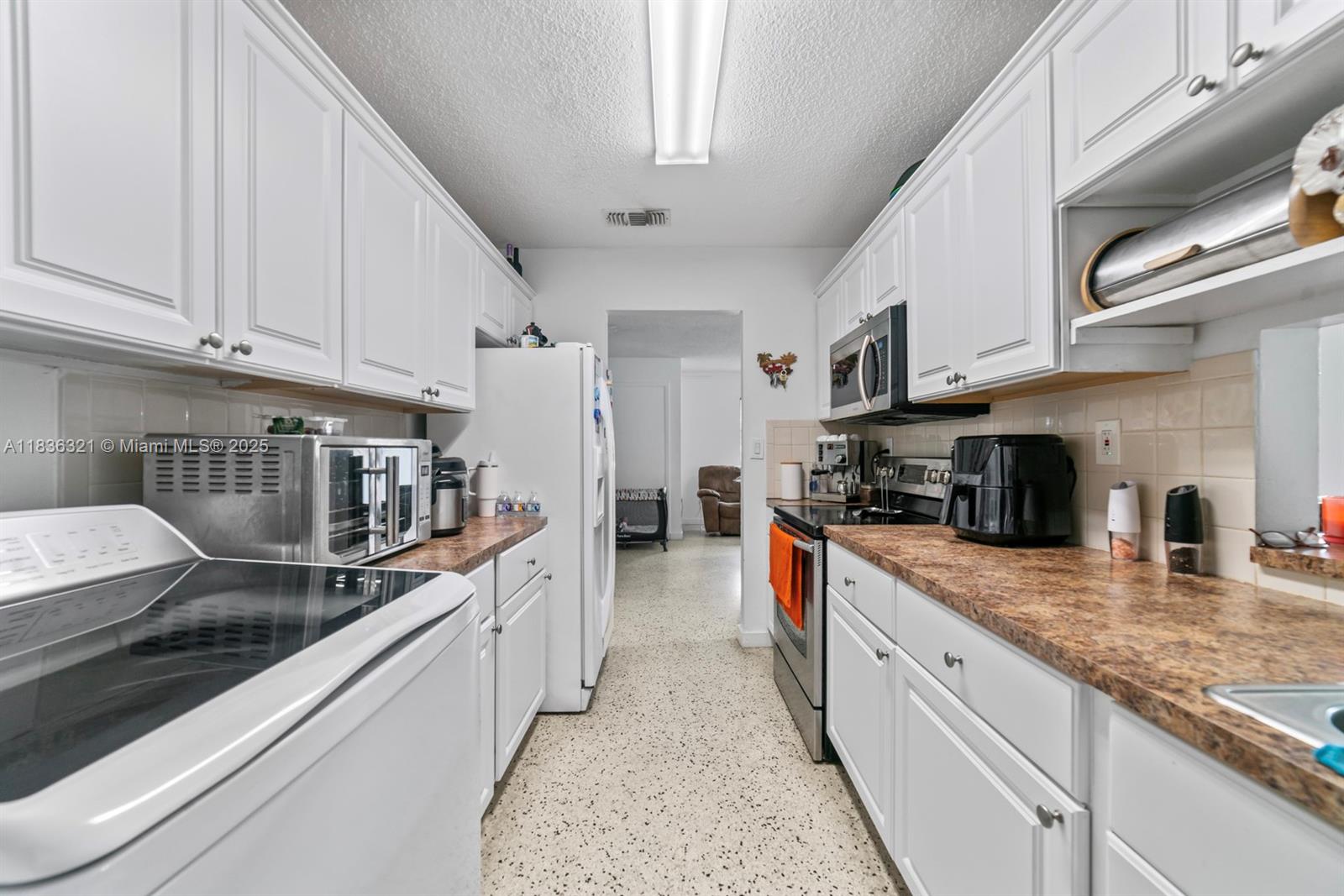 See details / 2920 sq. ft. $ 2025-07-08 0 Photo