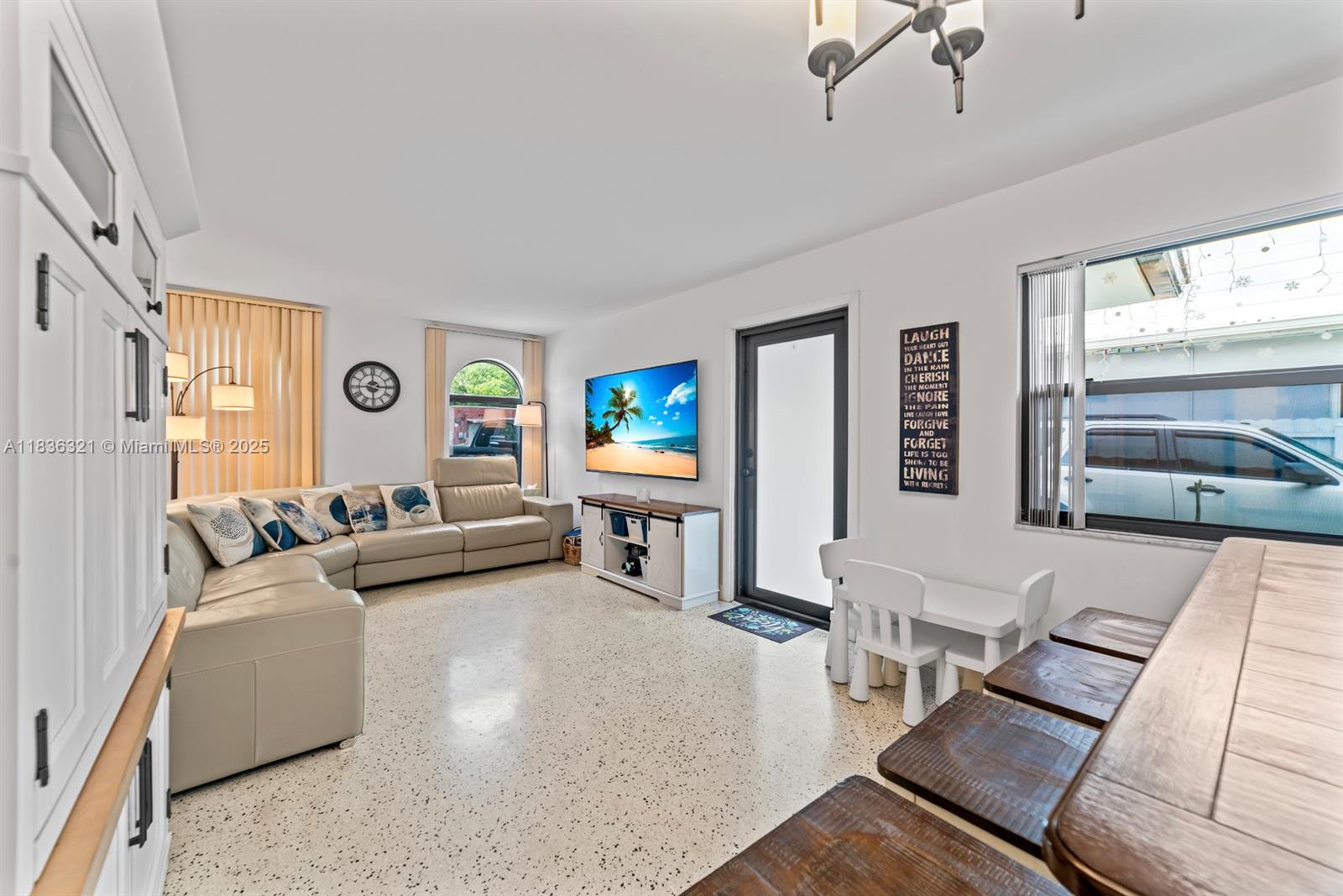 See details / 2920 sq. ft. $ 2025-07-08 0 Photo