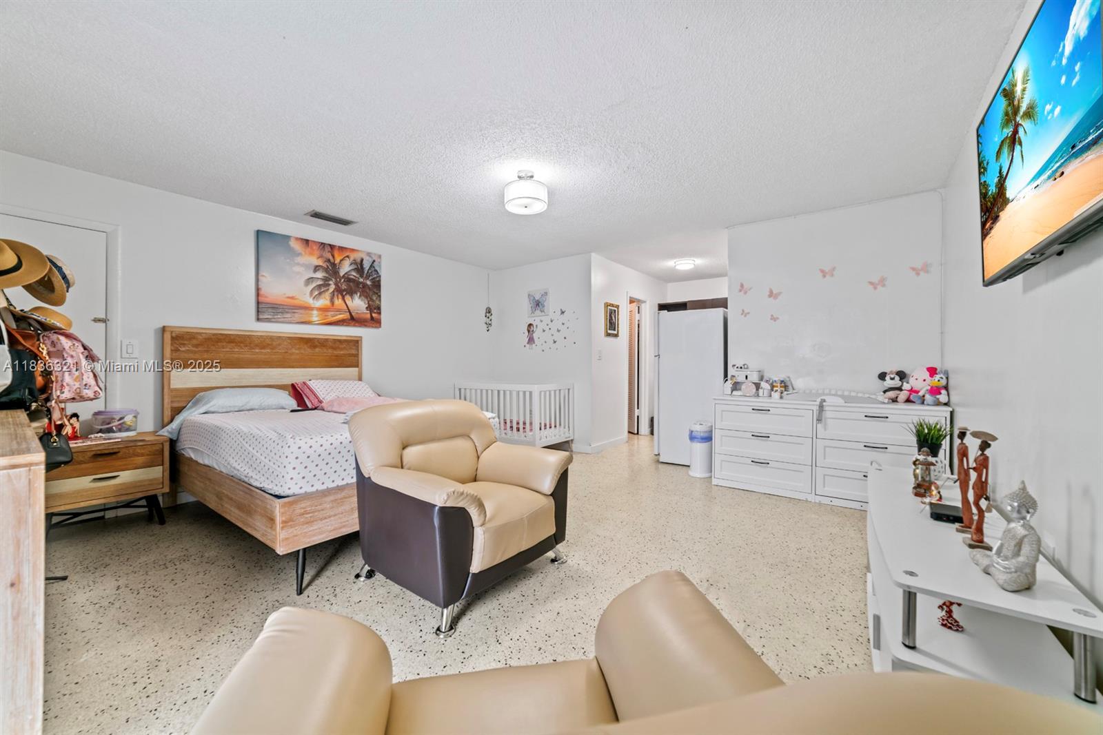 See details / 2920 sq. ft. $ 2025-07-08 0 Photo
