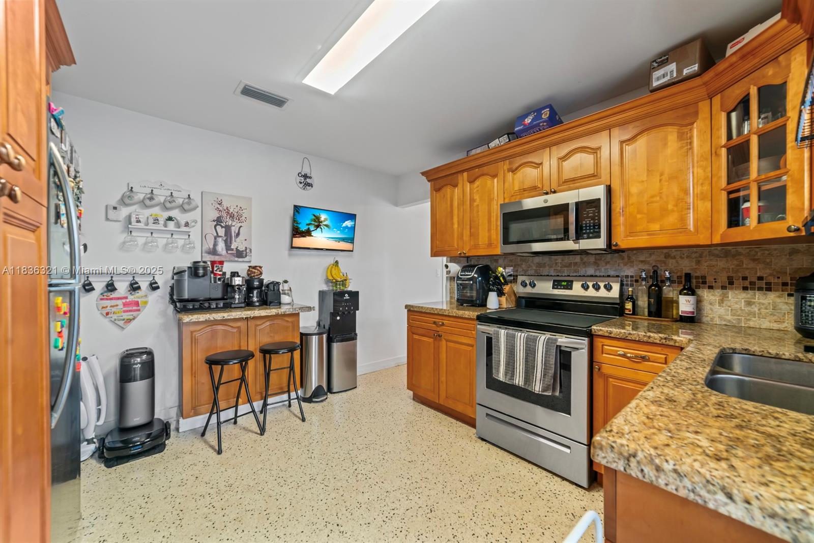 See details / 2920 sq. ft. $ 2025-07-08 0 Photo