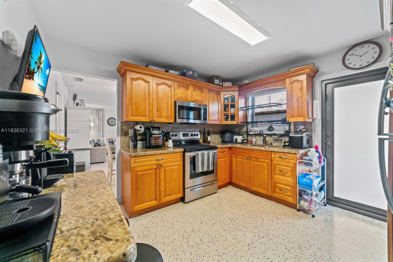 See details / 2920 sq. ft. $ 2025-07-08 0 Photo