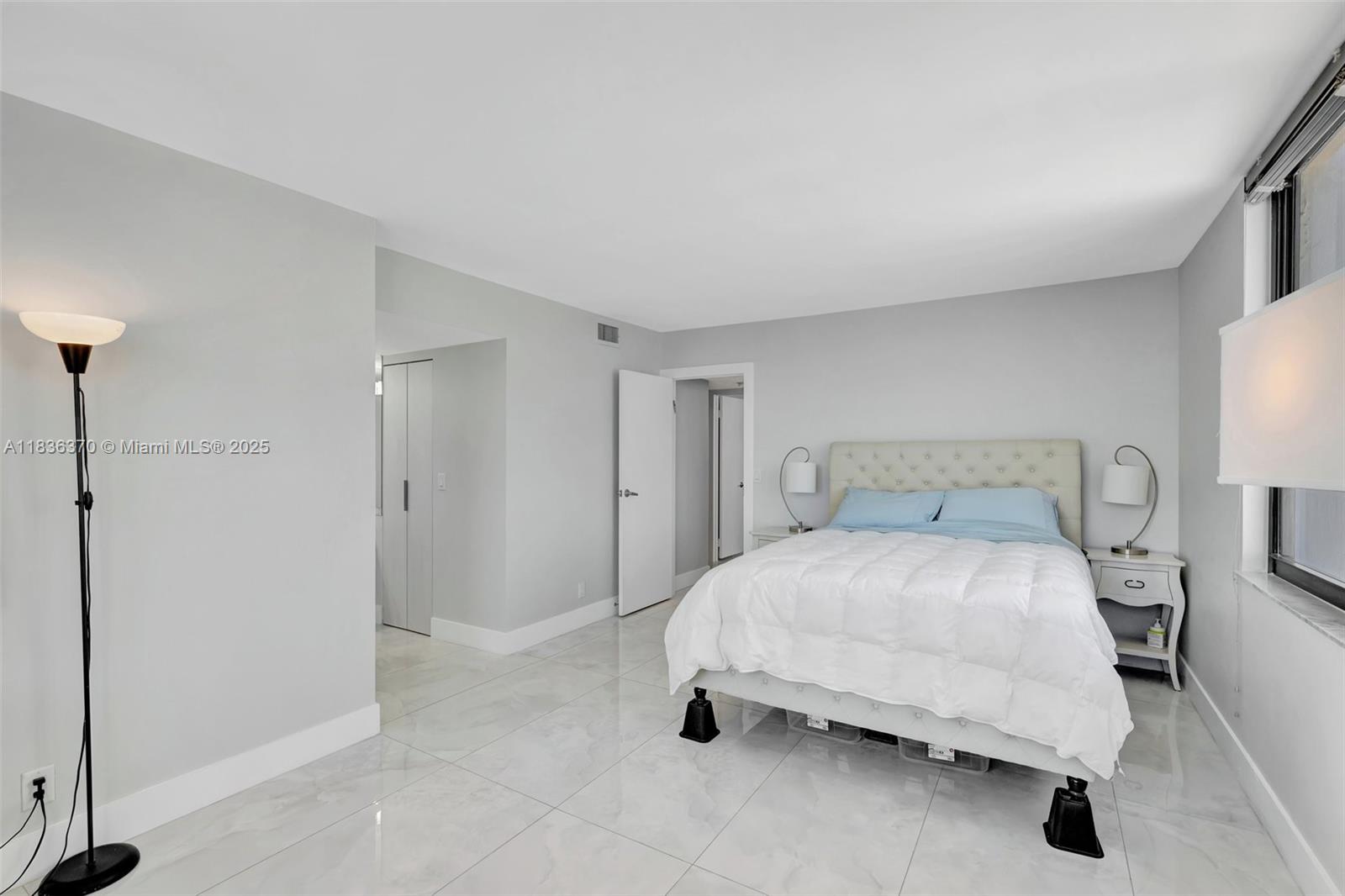 Photo of 2301 Ocean Dr  #803, Hollywood, Florida, 33019 - 