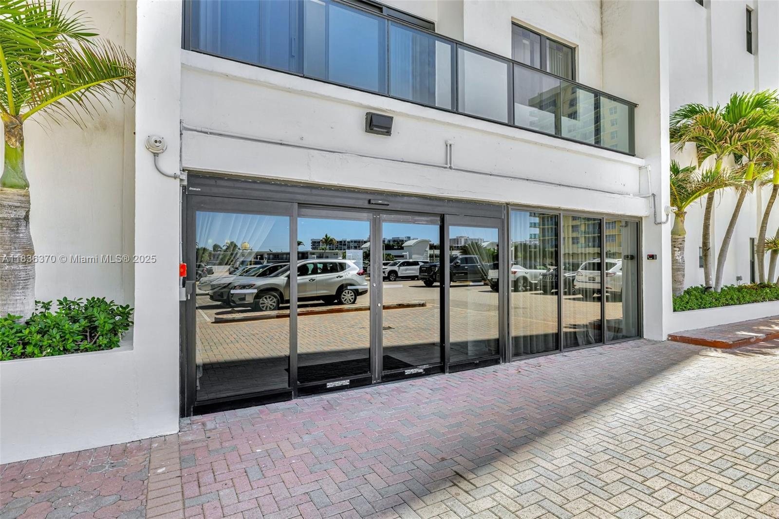 Photo of 2301 Ocean Dr  #803, Hollywood, Florida, 33019 - 