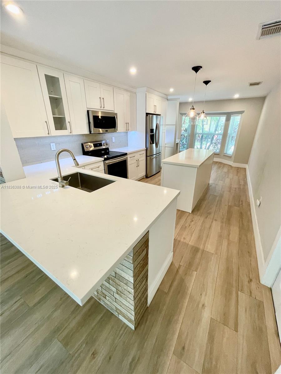 Photo of 1125 Papaya St  (1125), Hollywood, Florida, 33019 - 