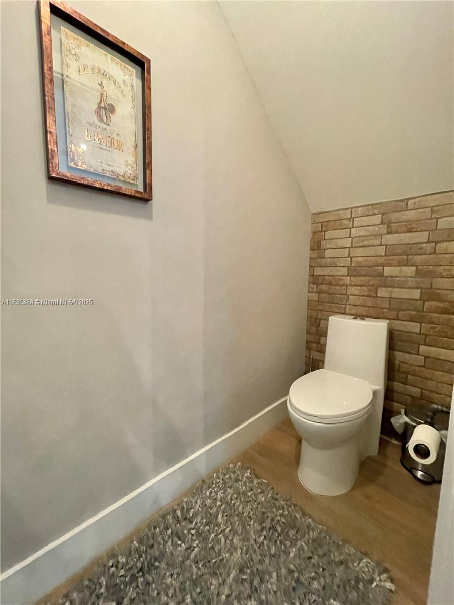 Photo of 1125 Papaya St  (1125), Hollywood, Florida, 33019 - 