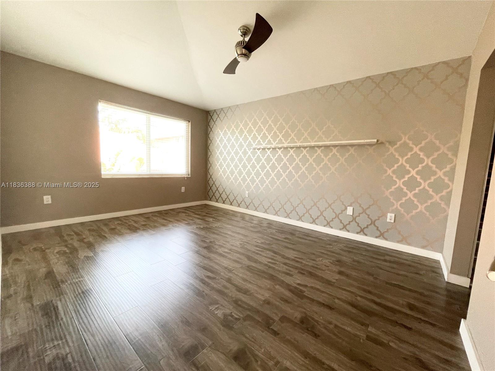 Photo of 1125 Papaya St  (1125), Hollywood, Florida, 33019 - 