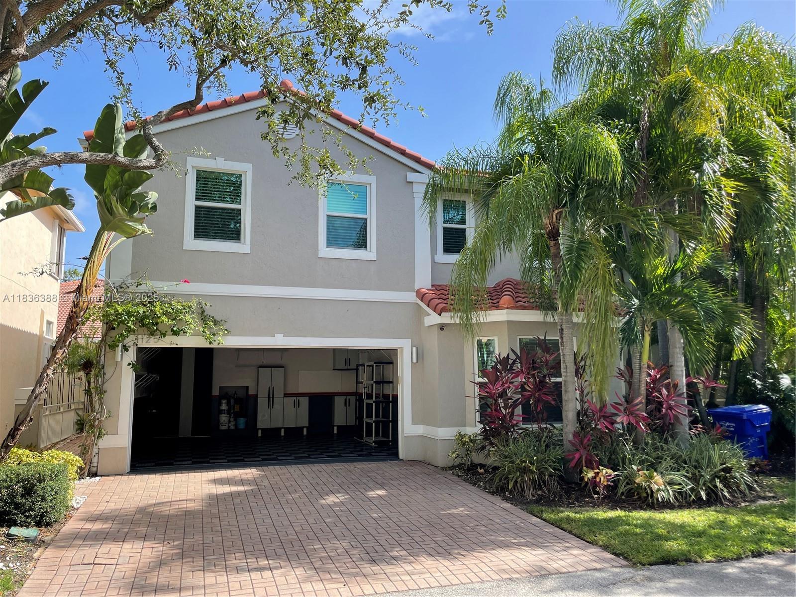 Photo of 1125 Papaya St  (1125), Hollywood, Florida, 33019 - 