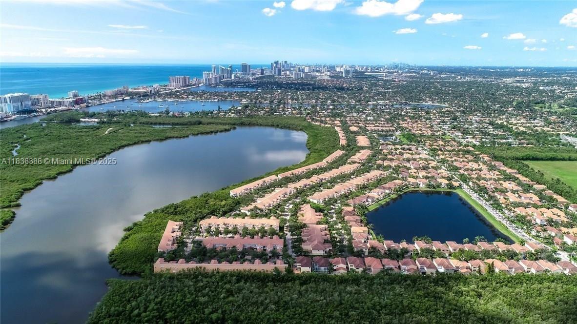 Photo of 1125 Papaya St  (1125), Hollywood, Florida, 33019 - Surrounded by parks and lakes, and just a mile to the beach!