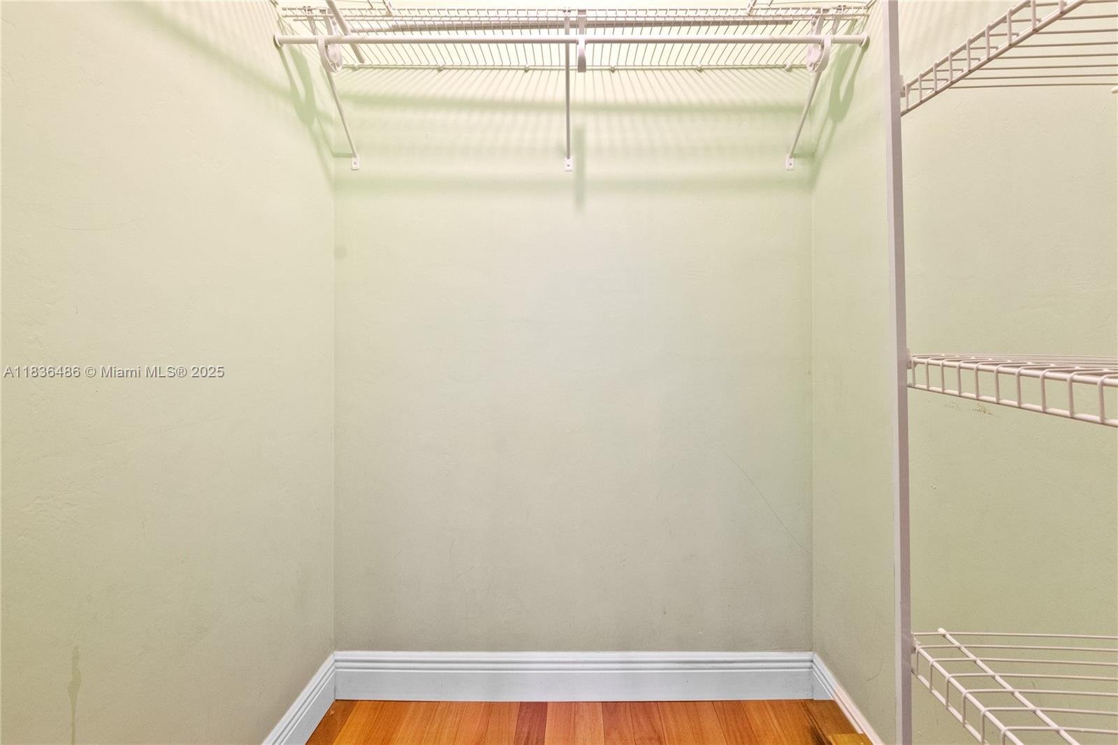 Ver detalles 180 3 / 2 1544 sq. ft. $ 2025-12-22 0 foto